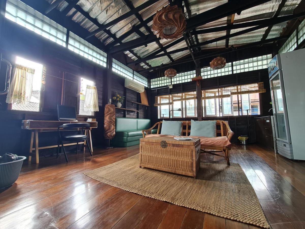 Non House Bangkok บ้านนอนโฮสเทล Exteriér fotografie