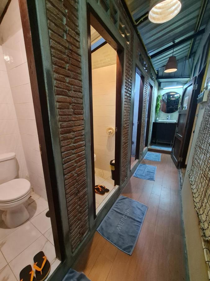Non House Bangkok บ้านนอนโฮสเทล Exteriér fotografie